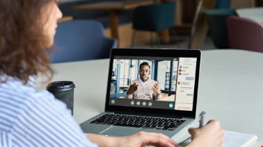 Engineer in a live online PiControl training session